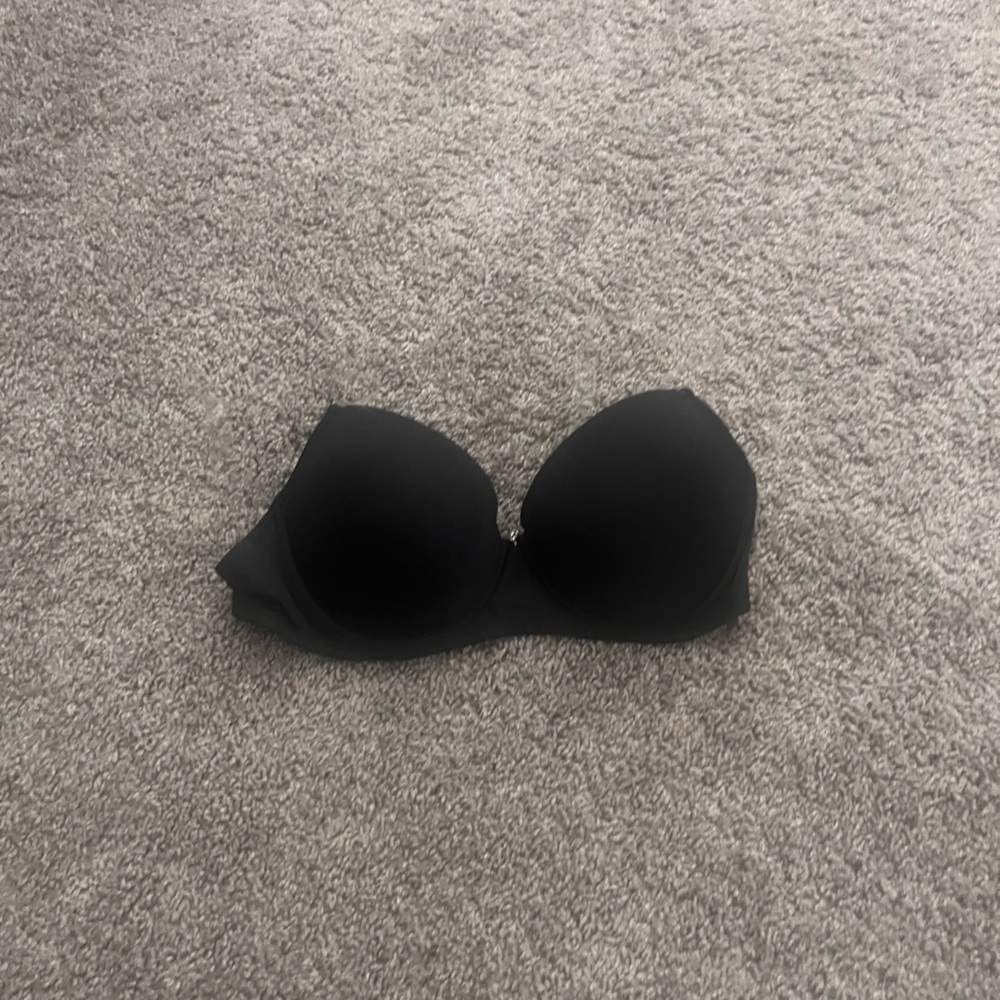 strapless black bra with clear straps size 95E
